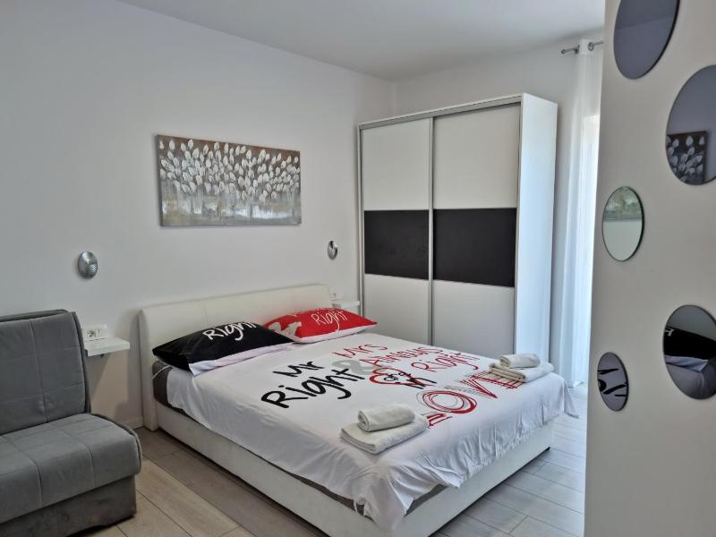 Apartment Milana - image 30