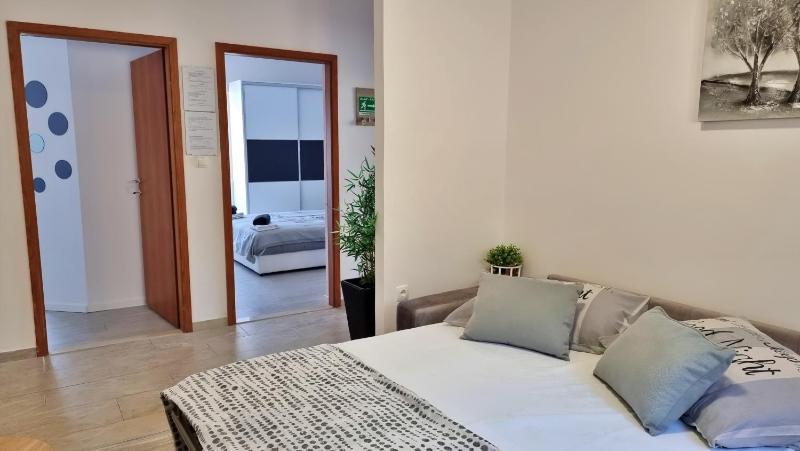 Apartment Milana - image 31