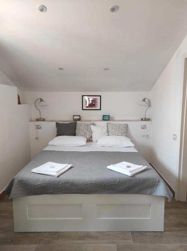 Studio with Sea View image 3