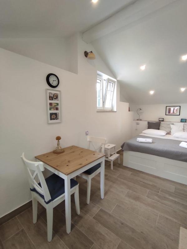 Studio with Sea View image 2