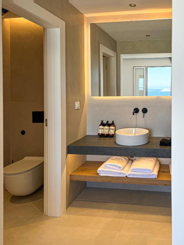 Junior Suite with Sea View image 2