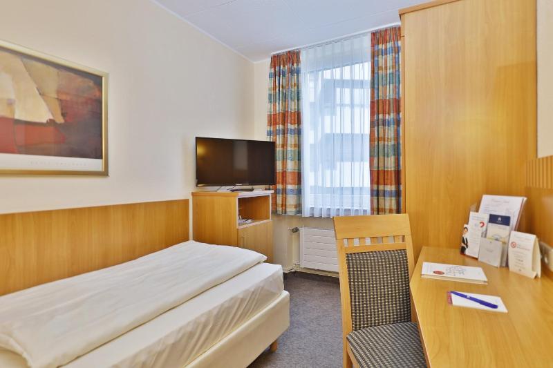 Standard Single Room - Free City Ticket image 1