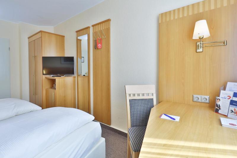 Standard Double Room - Free City Ticket image 3