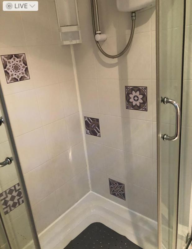 Double Room with Shared Bathroom image 2