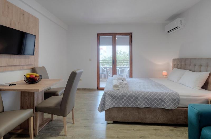 Studio Apartments Marea 2 - image 14