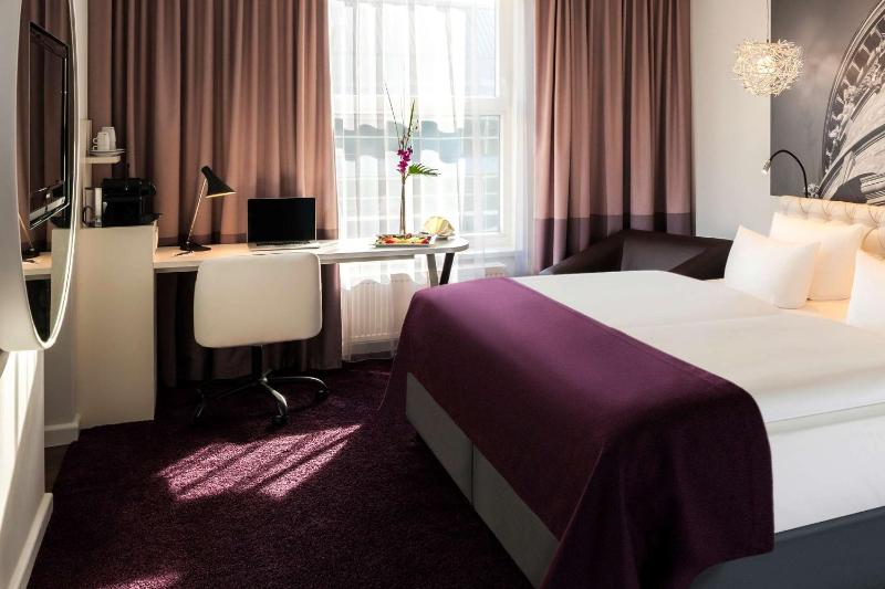 Standard Double Room image 4
