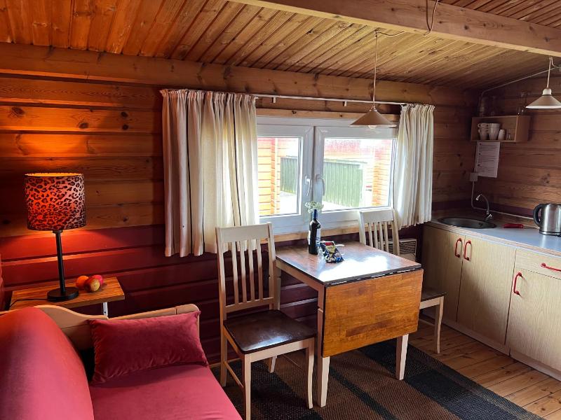 One-Bedroom Log Cabin image 3