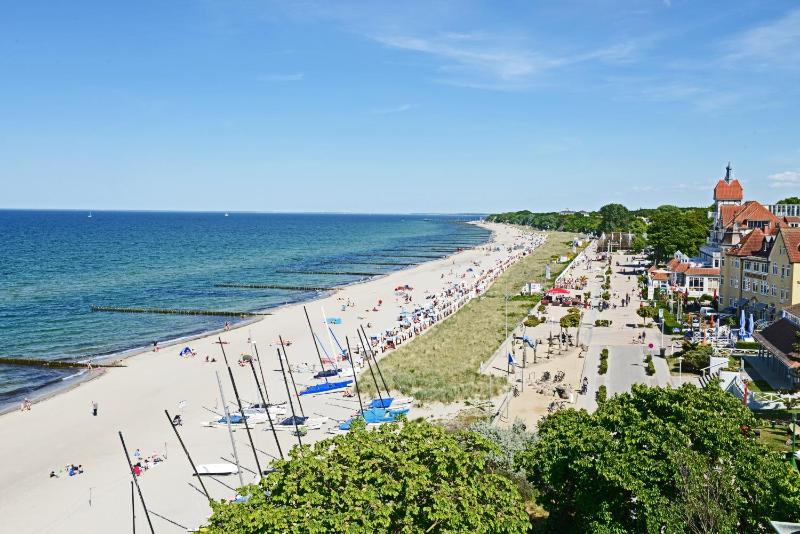 Double Room with Sea View image 2