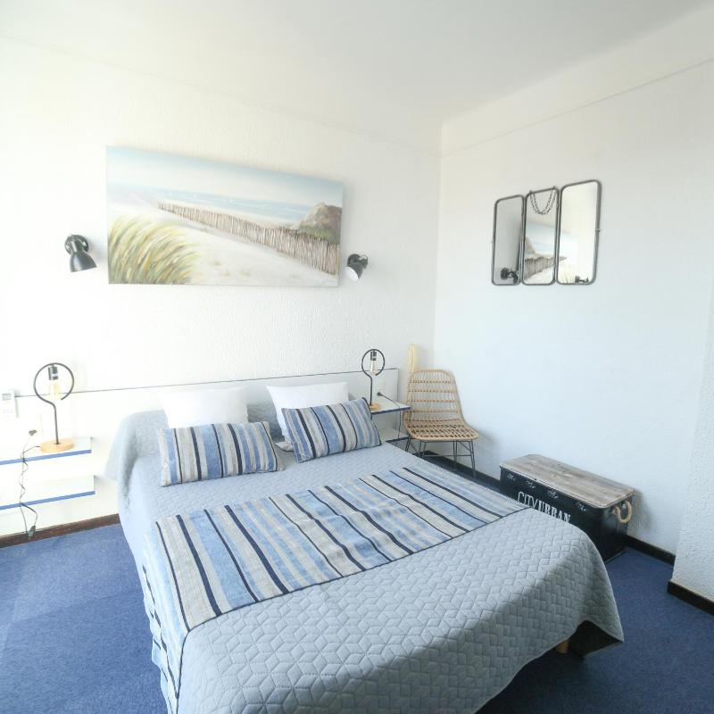Double Room with Terrace image 3