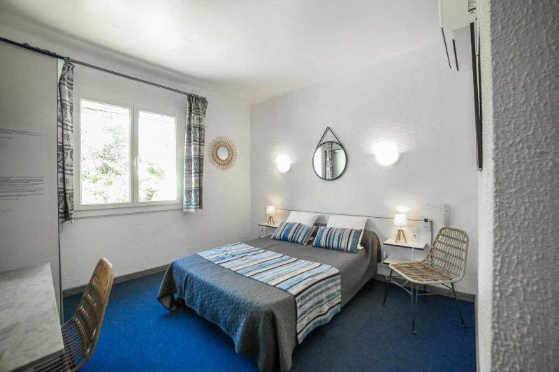 Double Room image 3