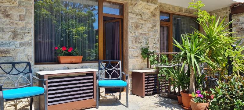 Double or Twin Room with Garden View image 2