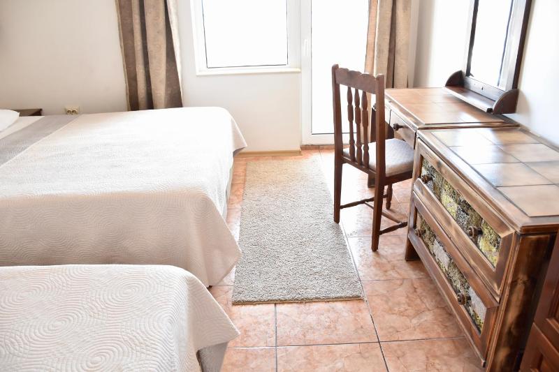 Three-Bedroom Apartment with Balcony and Sea View - Mansard image 2