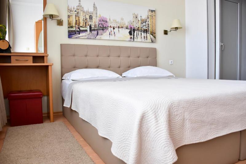 Family Double Room image 2