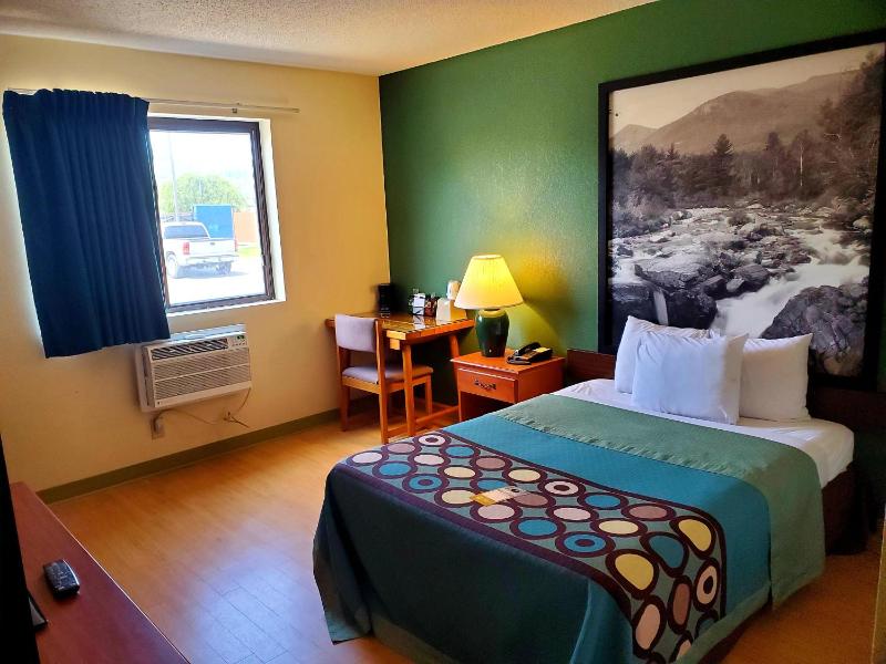 1 Double Bed, Mobility Accessible Room, Bathtub w/ Grab Bars, Non-Smoking image 2
