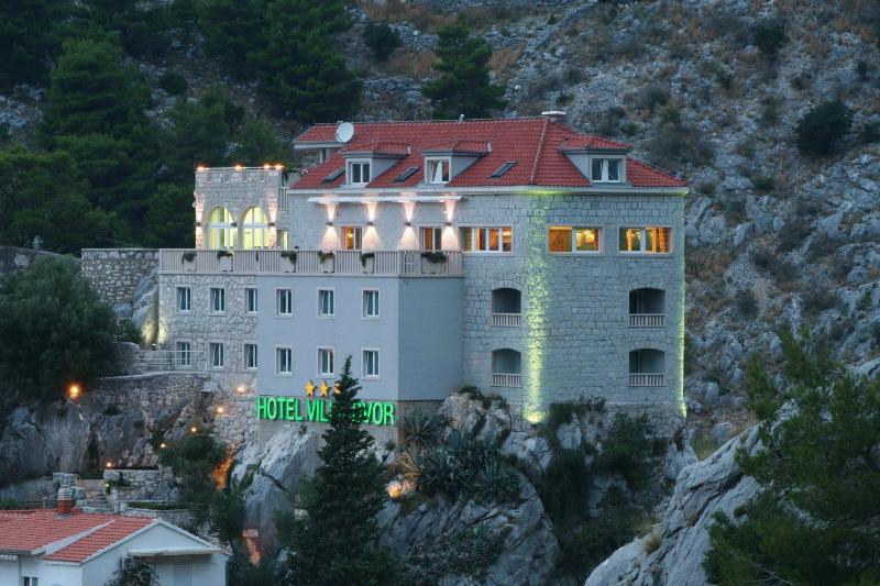 Hotel Villa Dvor - image 26