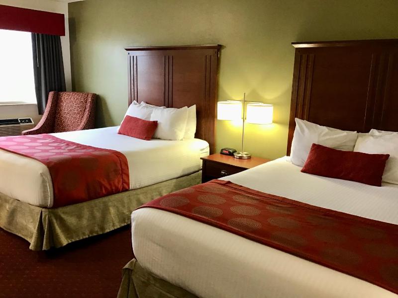 Queen Room with Two Queen Beds and Bath Tub - Mobility Accessible/Non-Smoking image 3