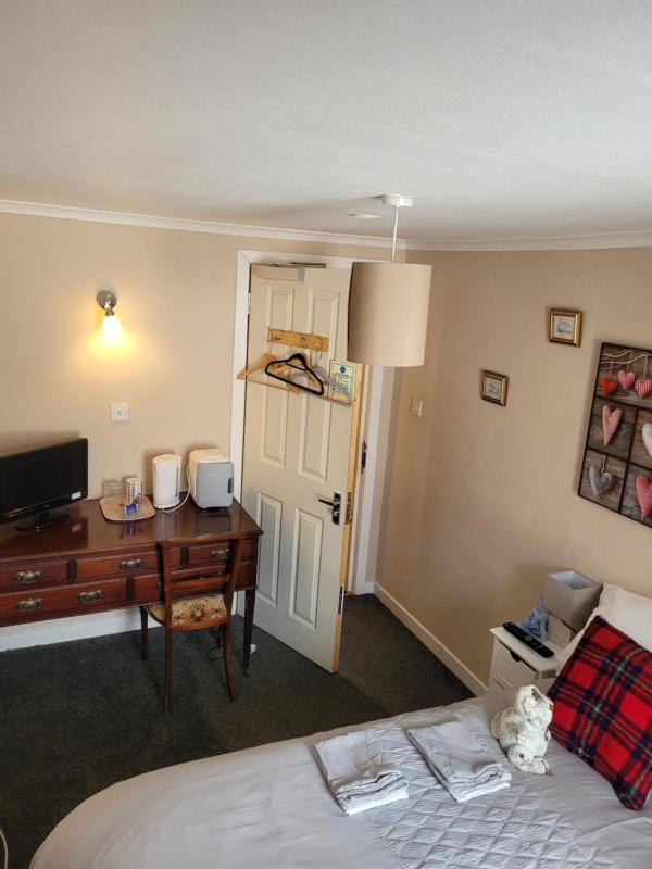 Small Double Room image 3