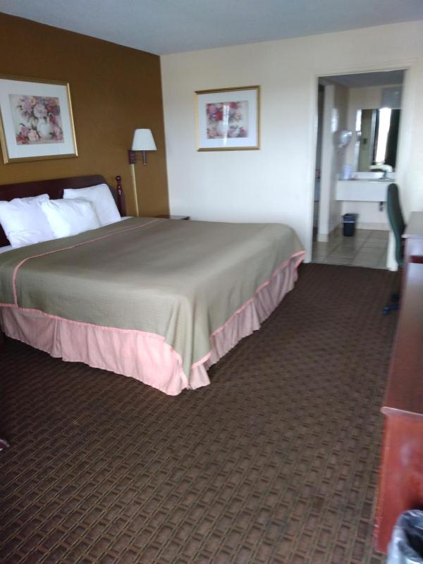 King Room - Accessible/Non Smoking image 2
