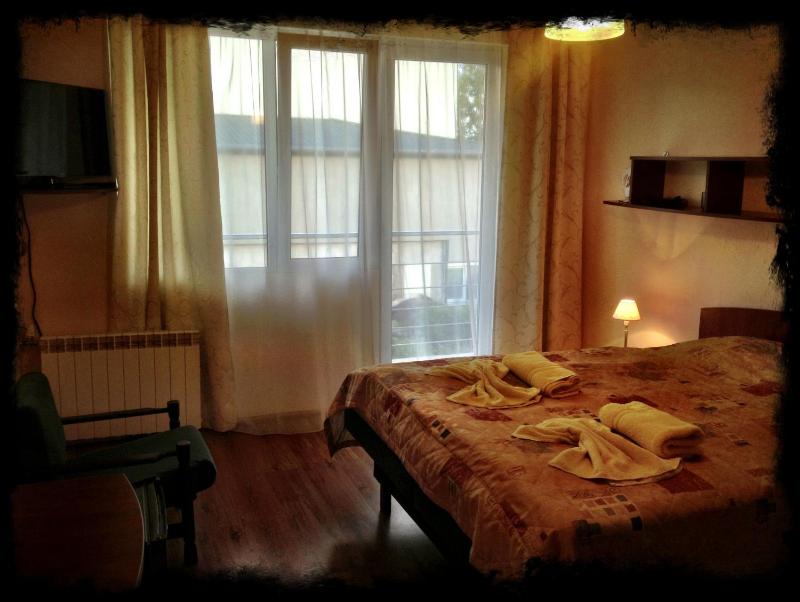Standard Quadruple Room image 2