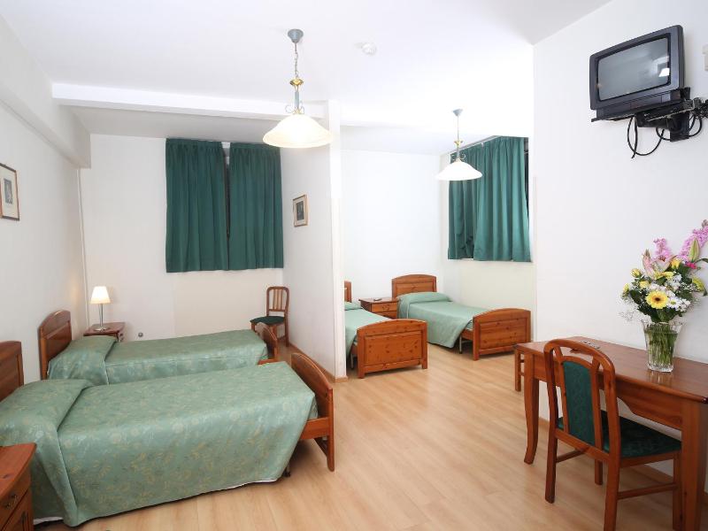 Quadruple Room image 1