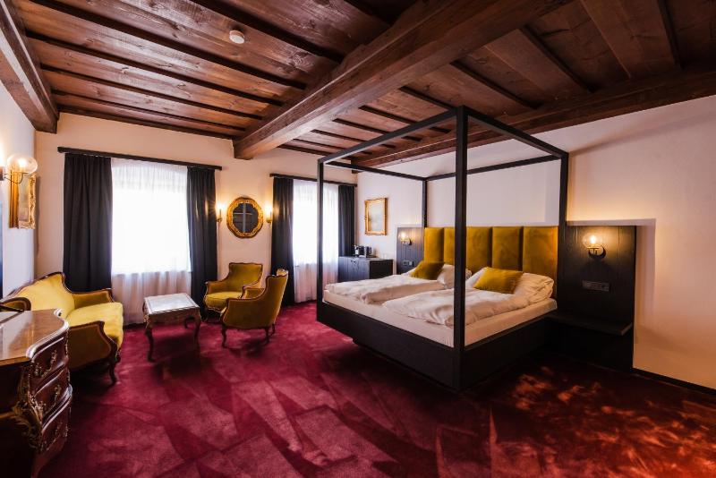 Deluxe Double Room image 1