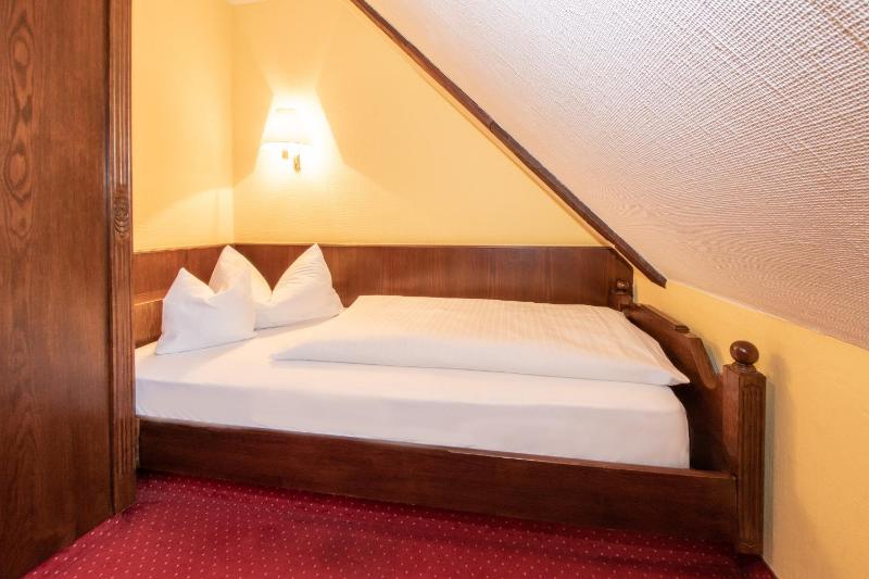 Single Room image 4