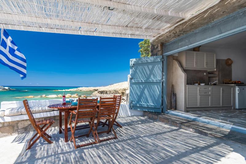 Sarakiniko Boat House Images