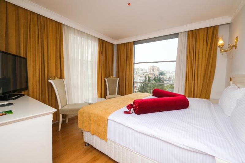 Standard Double Room image 1