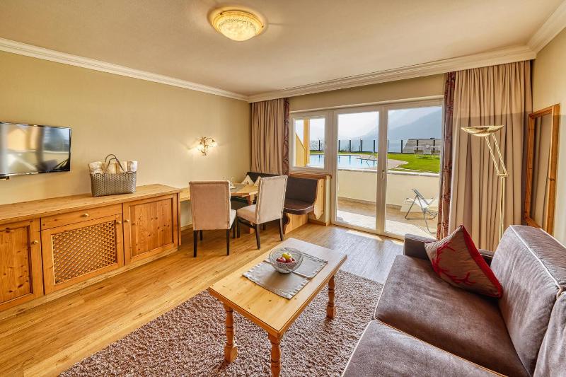 Suite with Pool View image 1