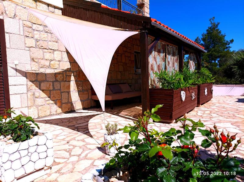 Studio Apartment with Sea View image 1