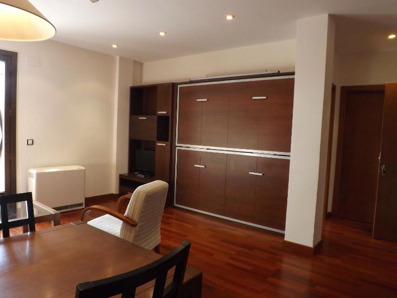 Apartment (3 Adults) image 4