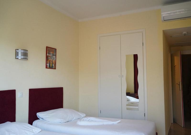 Das Hostal - image 13