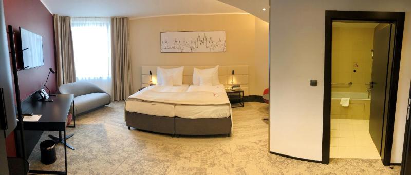 Standard Double or Twin Room image 4