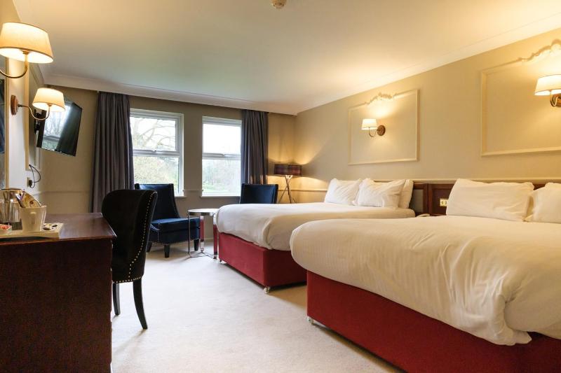 Superior Double Room with Two Double Beds image 1