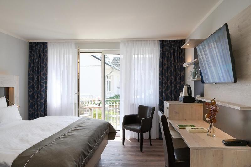 Standard Double Room with Balcony image 1