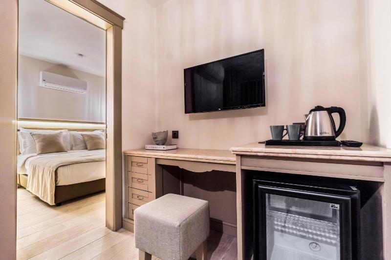 Junior Suite image 1