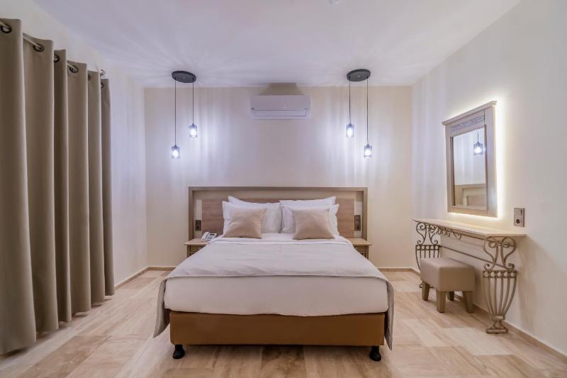 Deluxe Room image 4