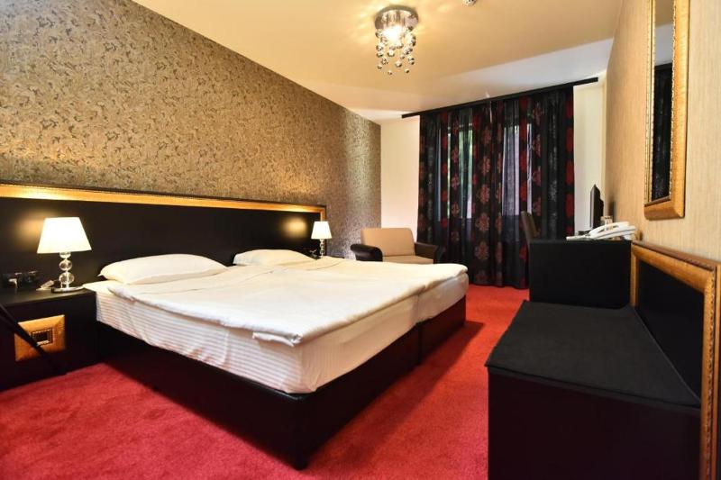 Single Room image 3