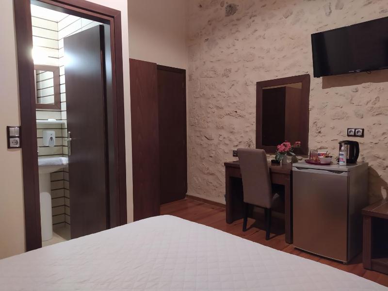 Superior Double Room with Sea View image 4