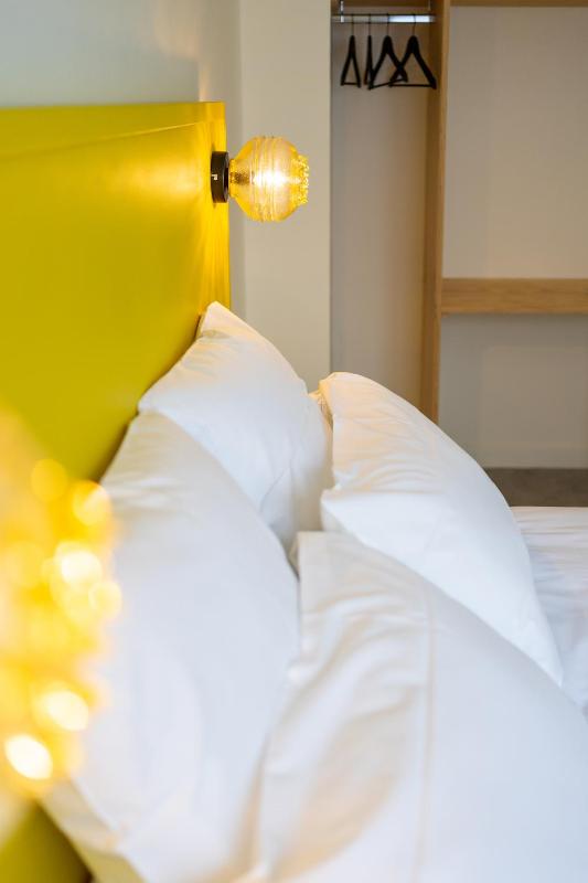Small Double Room image 4