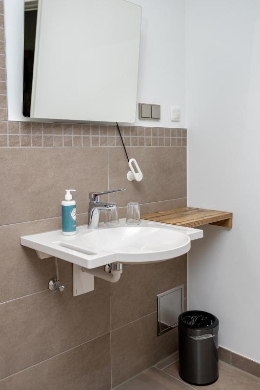 Double Room - Disability Access image 2