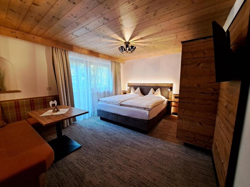 Three-Bedroom Apartment with Balcony image 2