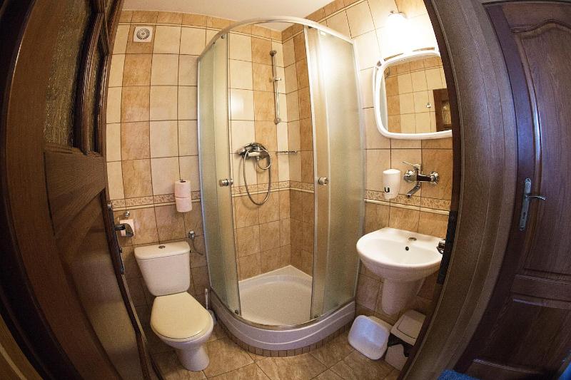 Twin Room image 3