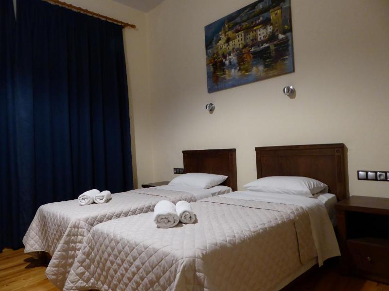 Double or Twin Room with Old Town View image 4