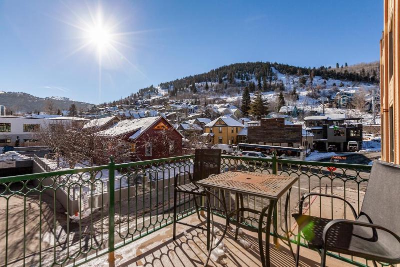 1 Bedroom Condominium with Spa #205 image 4