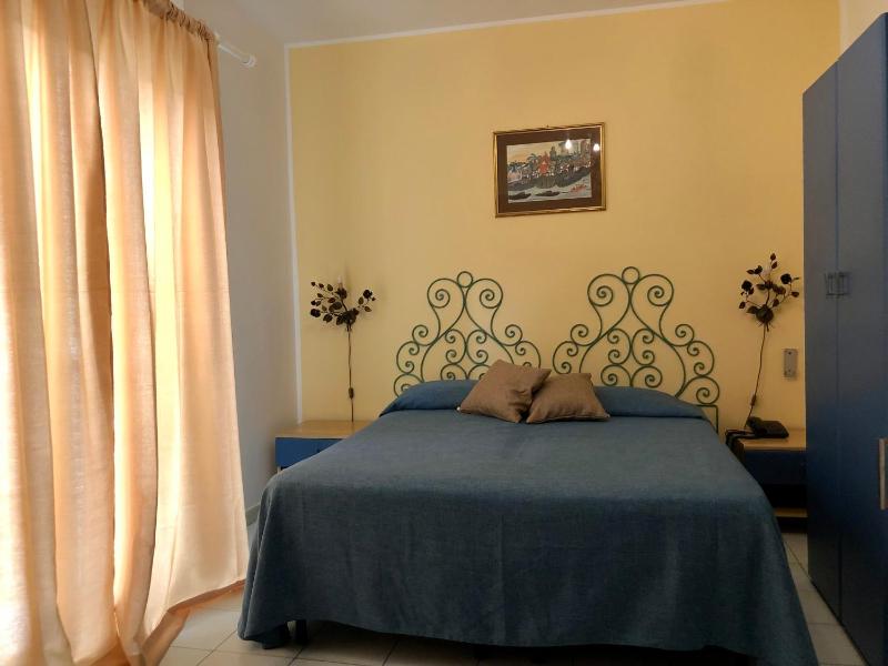Standard Double or Twin Room with Balcony image 3