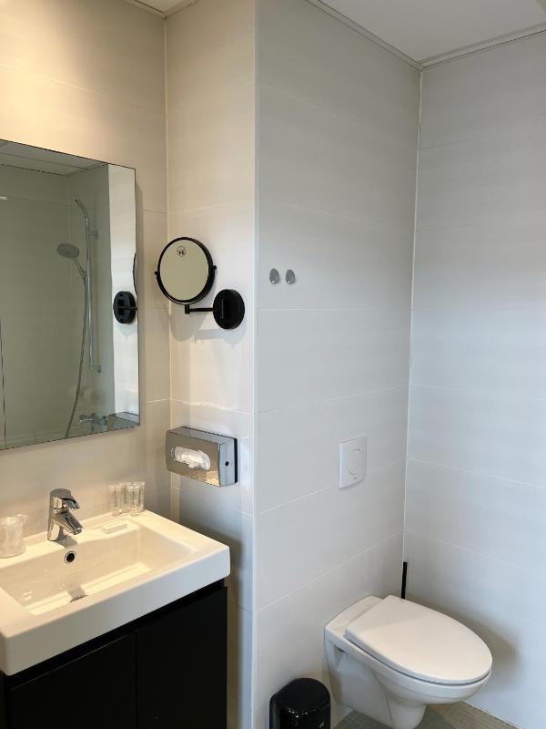 Double Room image 2