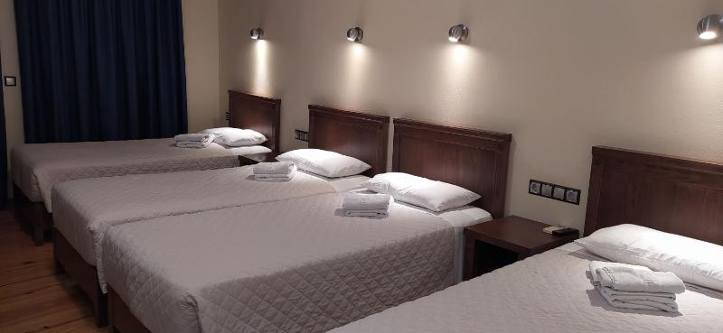 Quadruple Room with Old Town View image 4