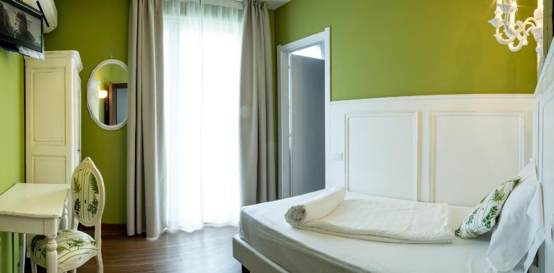 Single Room with Balcony image 2