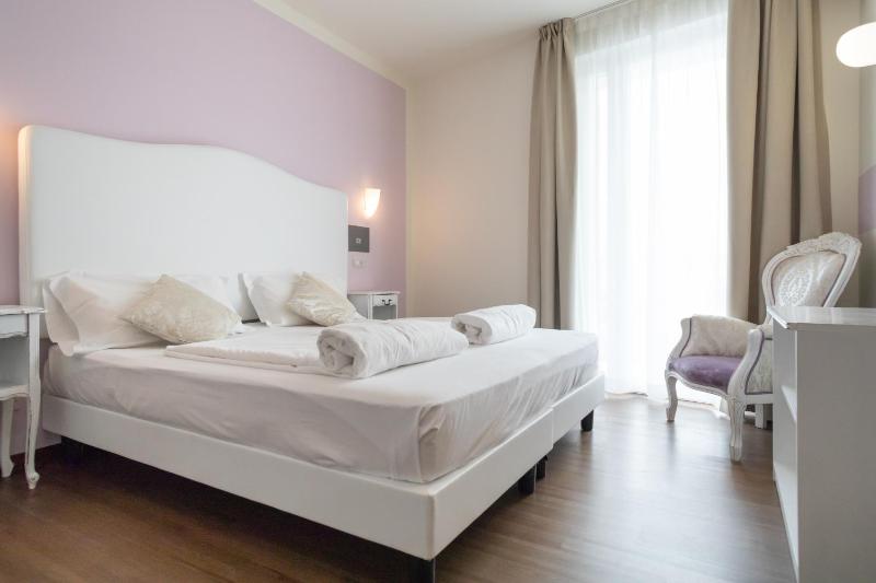 Double or Twin Room with Balcony and Garden View image 4